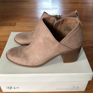 NWT Style & Co. Booties